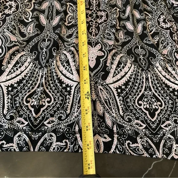 Jones New York Women’s Black and White,Pink Paisley Floral Blouse Size X1 boho - Picture 13 of 13